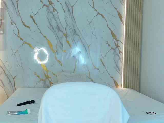 ZoeLonghair webcam