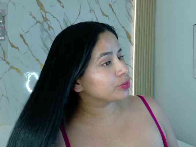 ZoeLonghair webcam
