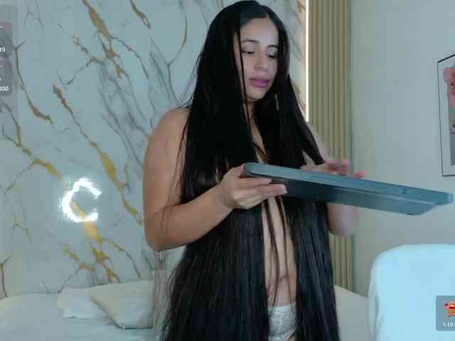 ZoeLonghair webcam
