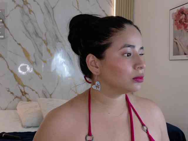 ZoeLonghair webcam