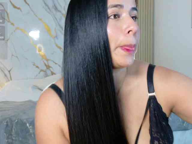 ZoeLonghair webcam