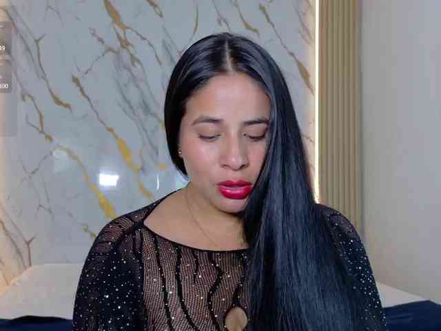 ZoeLonghair webcam
