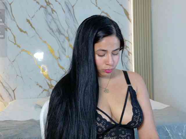 ZoeLonghair webcam