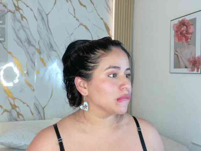 ZoeLonghair webcam