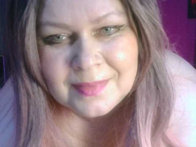 CharleeKendall live cam on BongaCams