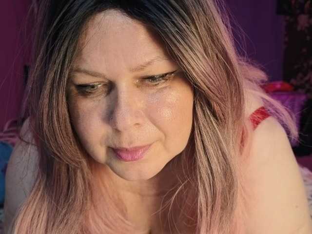 CharleeKendall live cam on BongaCams