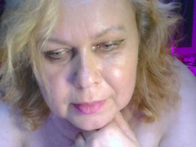 CharleeKendall live cam on BongaCams