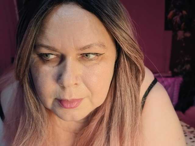 CharleeKendall live cam on BongaCams