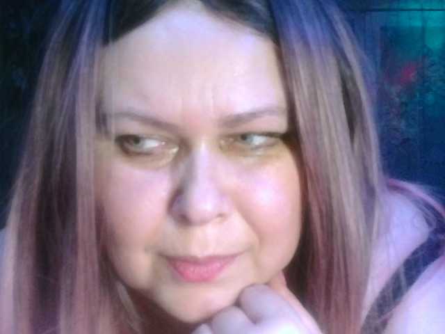 CharleeKendall's BongaCams show and profile