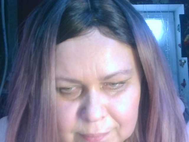 go to chat with CharleeKendall