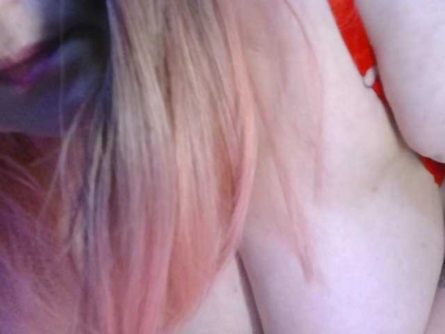 CharleeKendall live cam on BongaCams