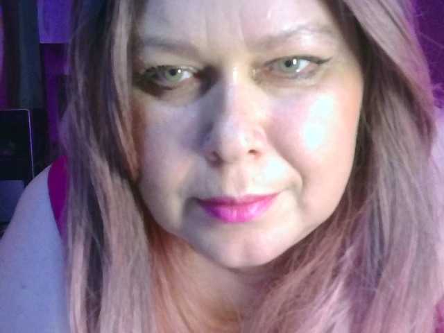 CharleeKendall live cam on BongaCams