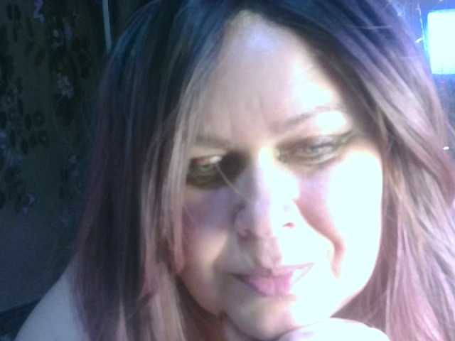 CharleeKendall live cam