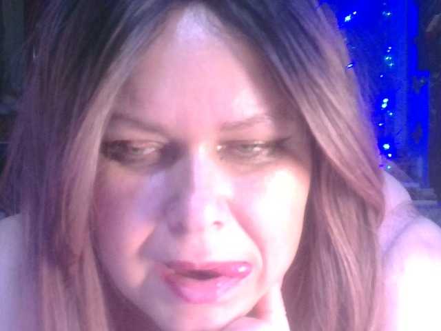 CharleeKendall live cam