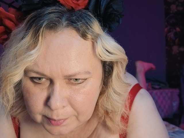 CharleeKendall live cam on BongaCams
