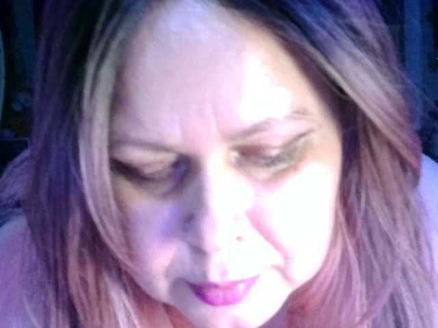 CharleeKendall live cam on BongaCams