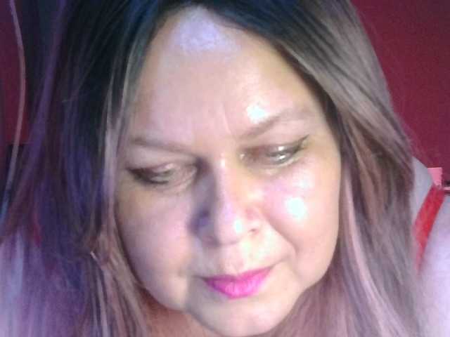CharleeKendall live cam on BongaCams