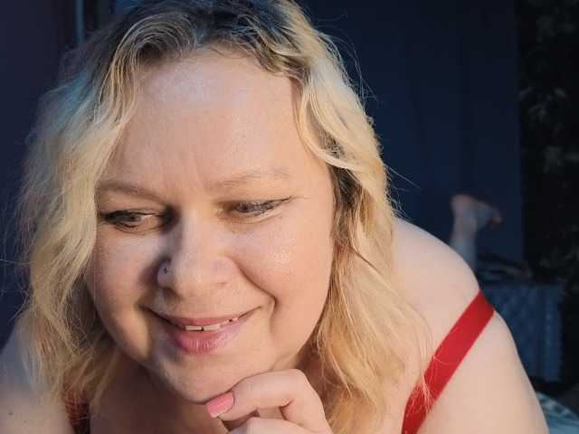 CharleeKendall live cam