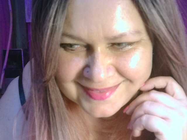 CharleeKendall live cam on BongaCams