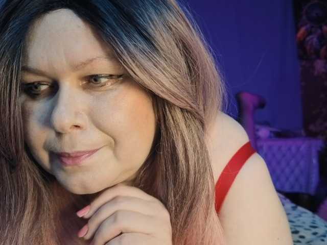 CharleeKendall live cam on BongaCams