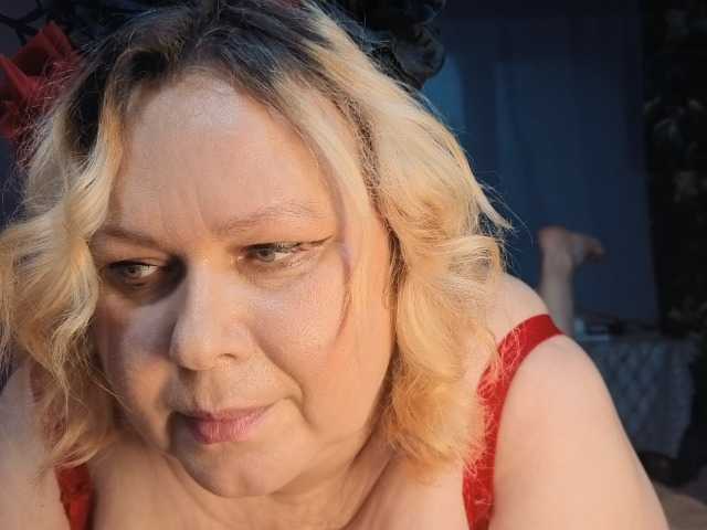 CharleeKendall live cam on BongaCams