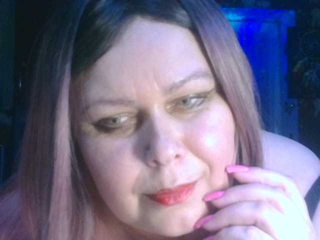 CharleeKendall's BongaCams show and profile