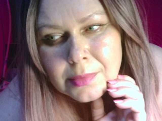 CharleeKendall live cam on BongaCams