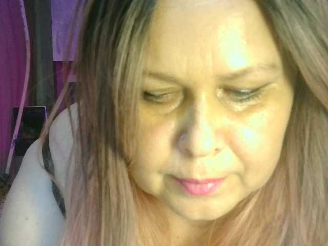 CharleeKendall live cam on BongaCams