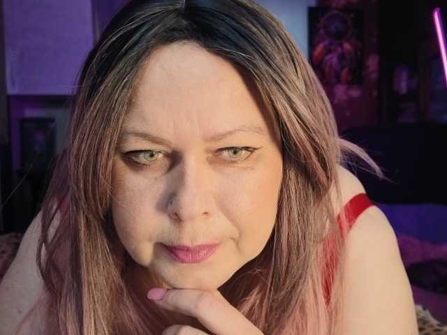 CharleeKendall live cam preview