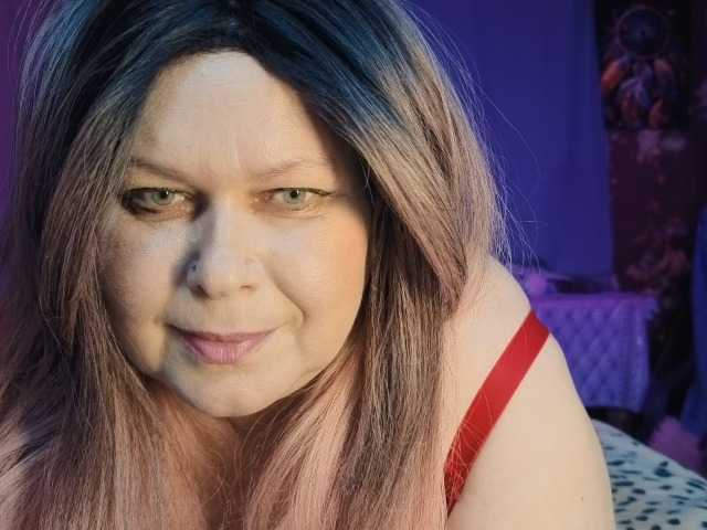 CharleeKendall live cam on BongaCams