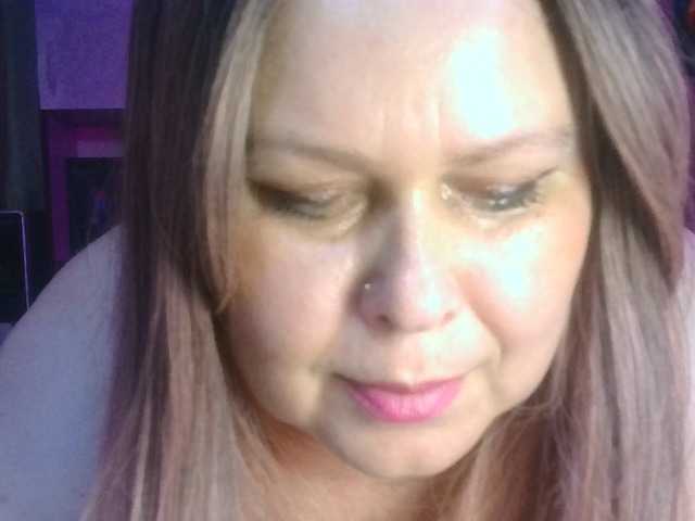 CharleeKendall live cam