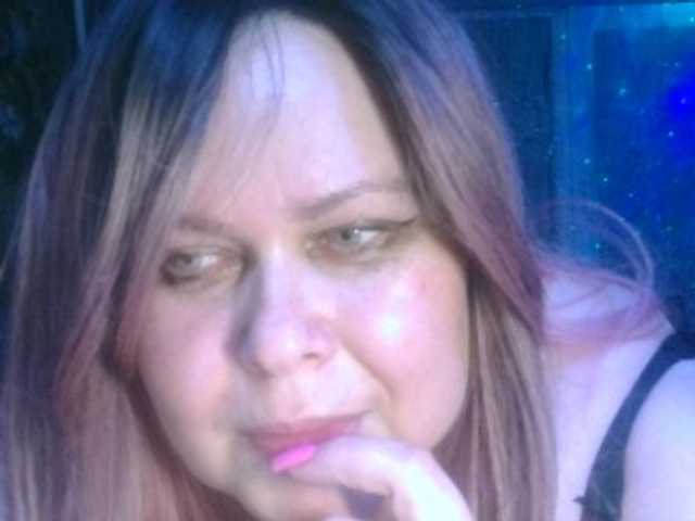 CharleeKendall's BongaCams show and profile