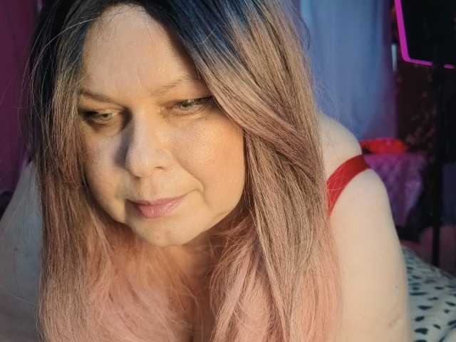 CharleeKendall live cam on BongaCams