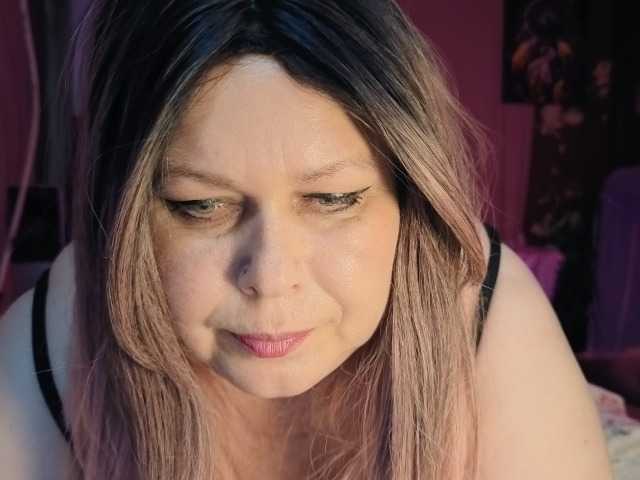 CharleeKendall live cam on BongaCams