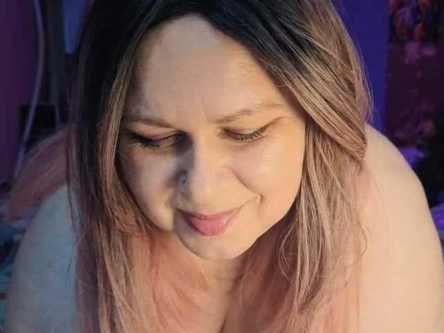 CharleeKendall live cam on BongaCams