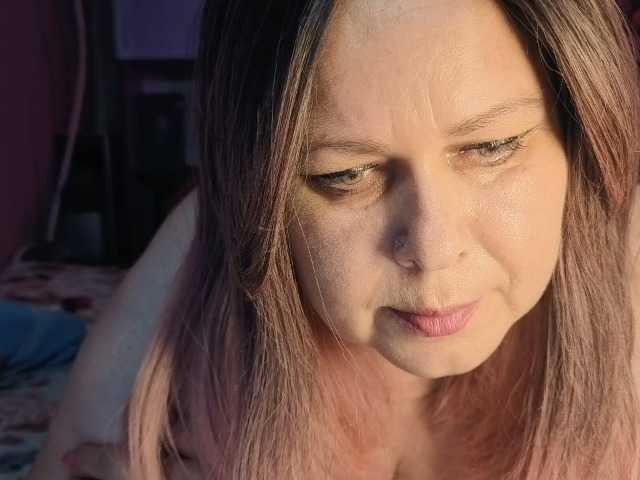 CharleeKendall live cam on BongaCams