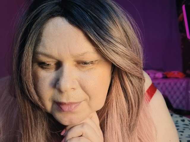 CharleeKendall live cam on BongaCams