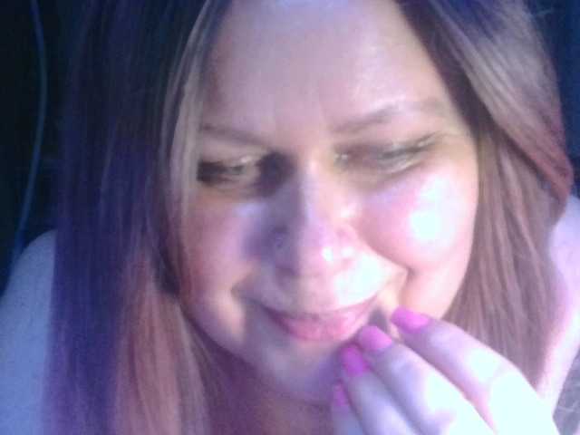 CharleeKendall live cam on BongaCams