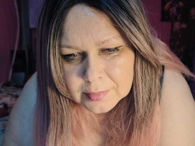 CharleeKendall live cam on BongaCams