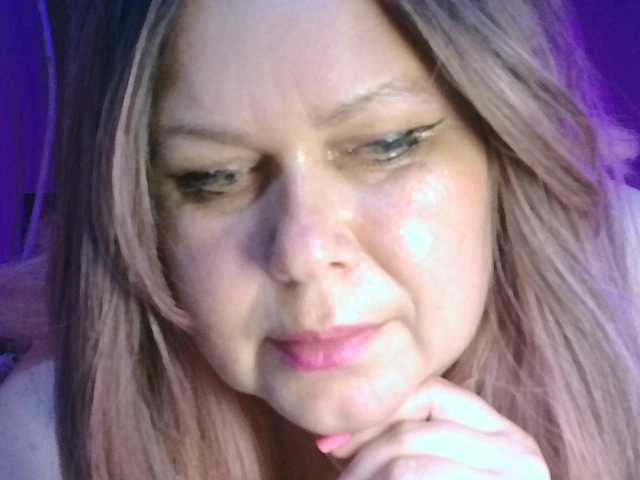 CharleeKendall live cam on BongaCams