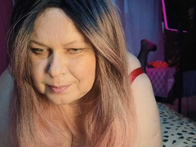 CharleeKendall live cam preview