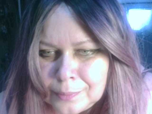 CharleeKendall's BongaCams show and profile