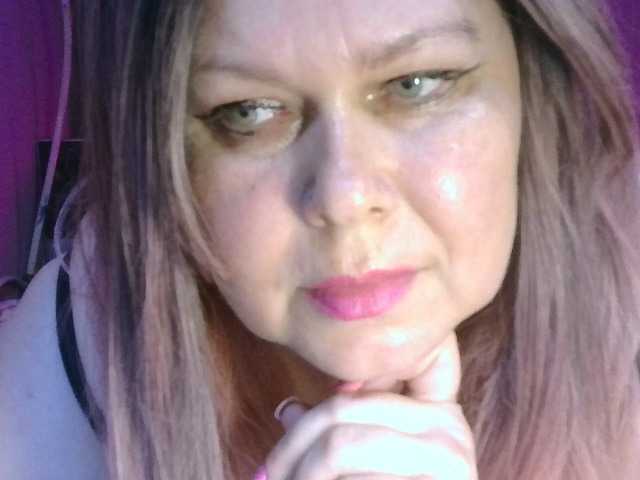 CharleeKendall live cam on BongaCams