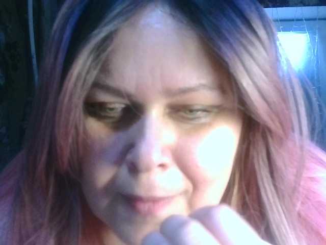 CharleeKendall live cam