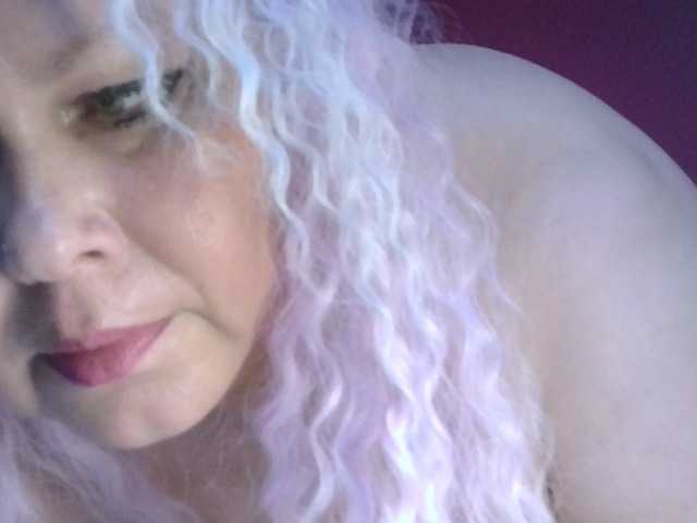 CharleeKendall live cam on BongaCams
