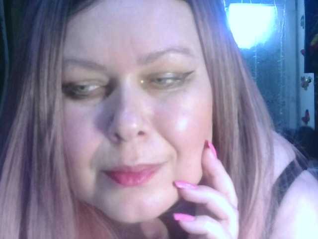 CharleeKendall's BongaCams show and profile