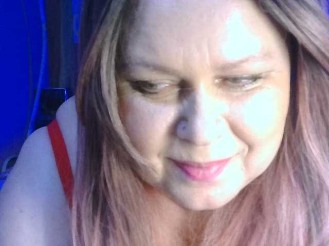CharleeKendall live cam on BongaCams