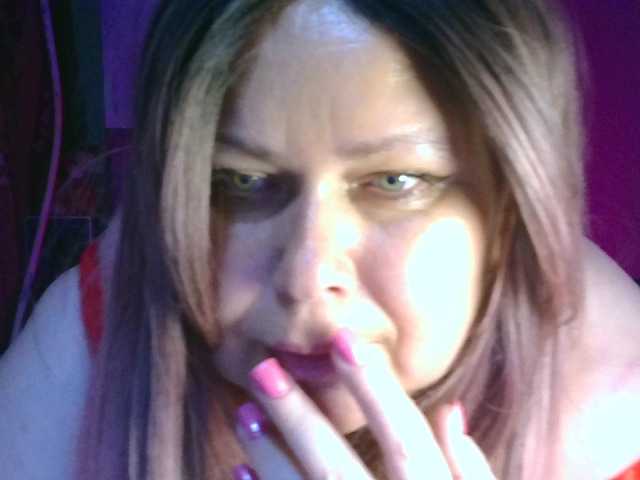 CharleeKendall live cam on BongaCams