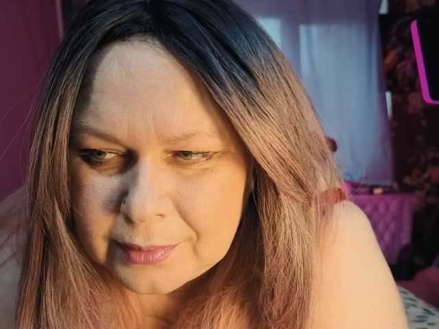 CharleeKendall live cam on BongaCams