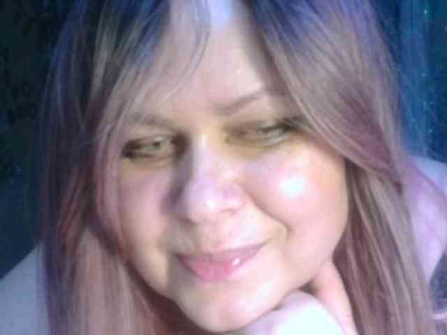 CharleeKendall webcam